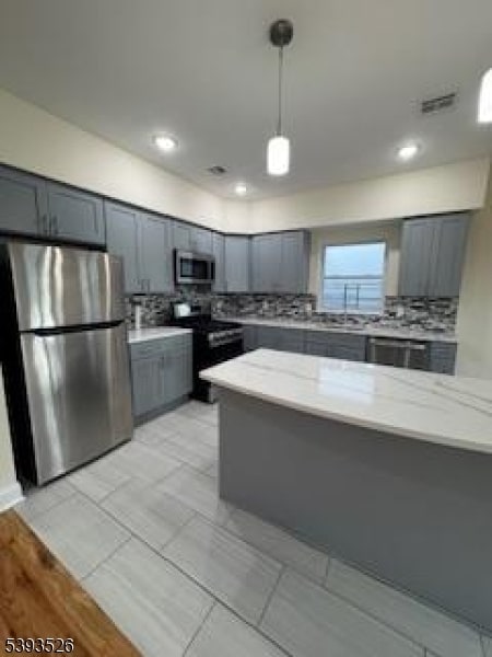 Building Photo - 38 Blum St