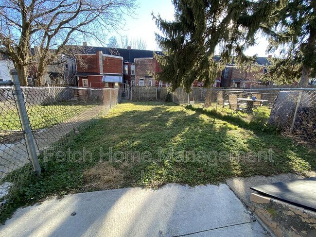 Building Photo - 662 1/2 Columbia Ave