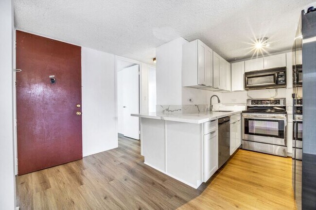 Building Photo - 5055 Likini St