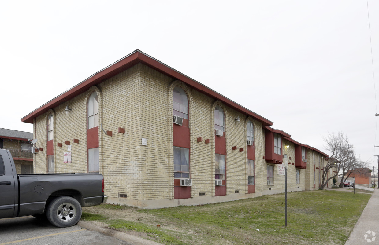 Building Photo - Hickory Park Apartments