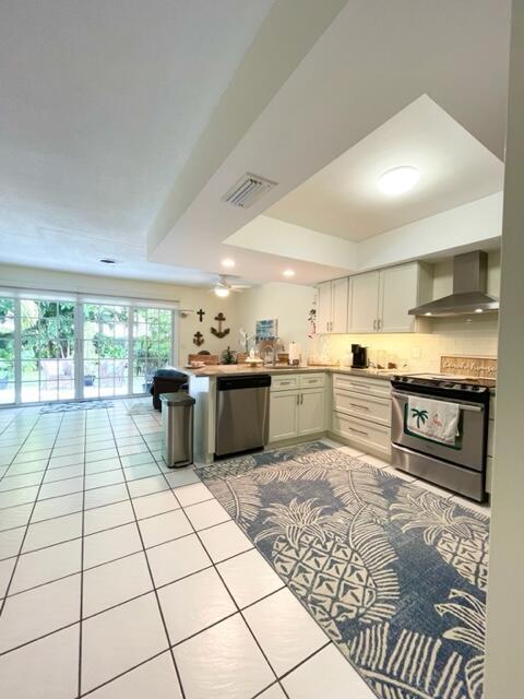 Building Photo - 266 NE Wavecrest Way