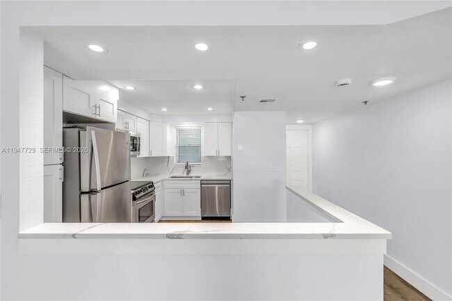 Building Photo - 3100 W Rolling Hills Cir