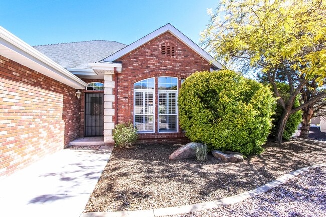Building Photo - 653 Golden Hawk Dr
