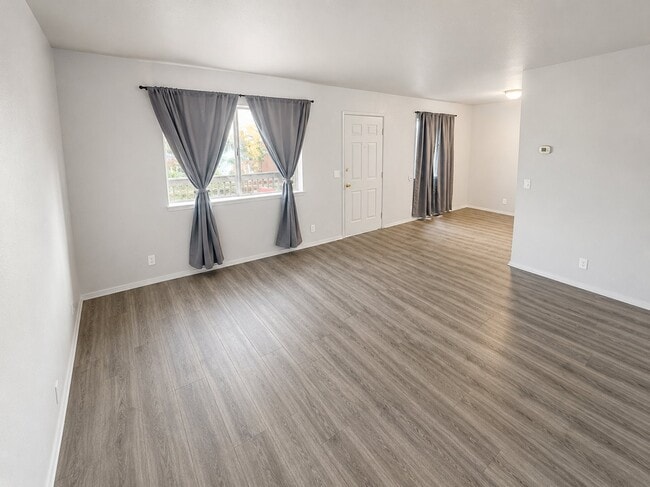 Building Photo - 1111 E Cochise St