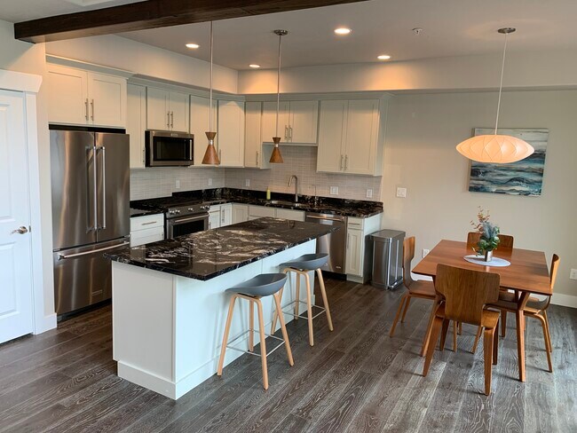 Building Photo - 8117 Courtyard Loop