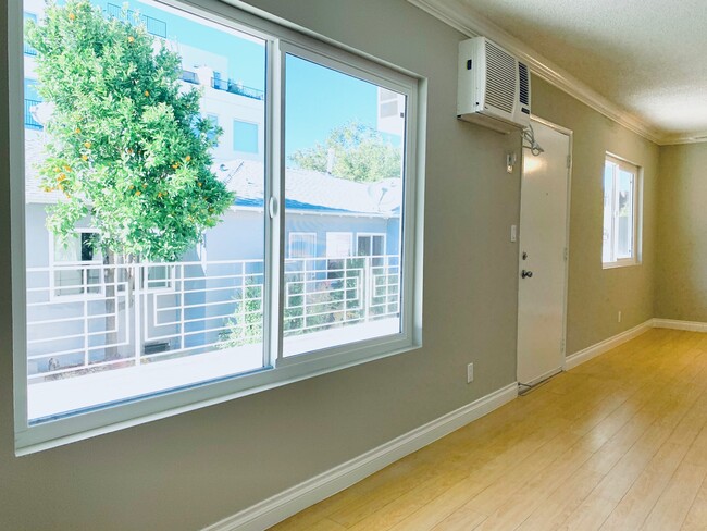 Building Photo - 4053 Irving Pl