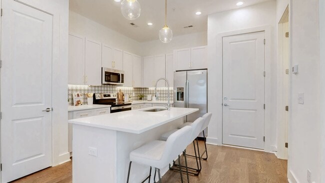 Foto del edificio - Sleek 3BR Stunner Near Historic Downtown Franklin