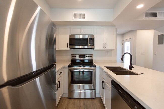 Foto del edificio - 4310 N 78th St