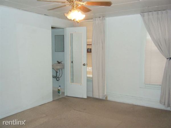 Building Photo - 312 Glosser St