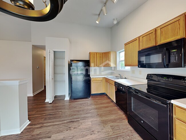Foto del edificio - 1090 Meadowview Ct