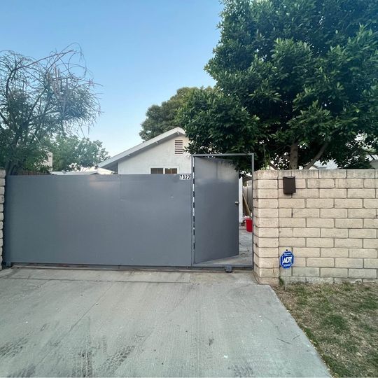 Building Photo - 7322 Glade Ave