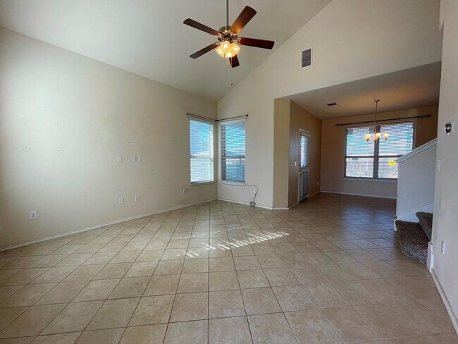 Building Photo - 3bed/2.5 bath available in Shadow Creek!