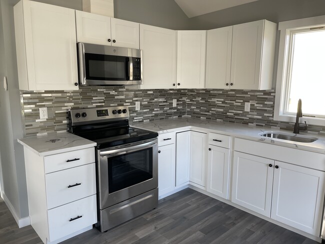 BEAUTIFUL KITCHEN - 12 Brook St