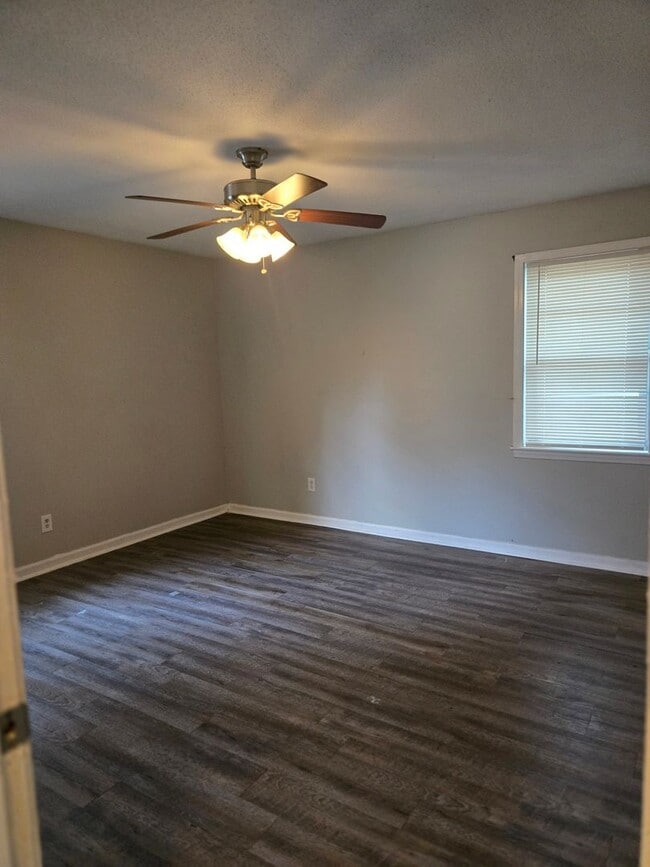 Foto del edificio - 3 bedroom, 2 bath home for lease.