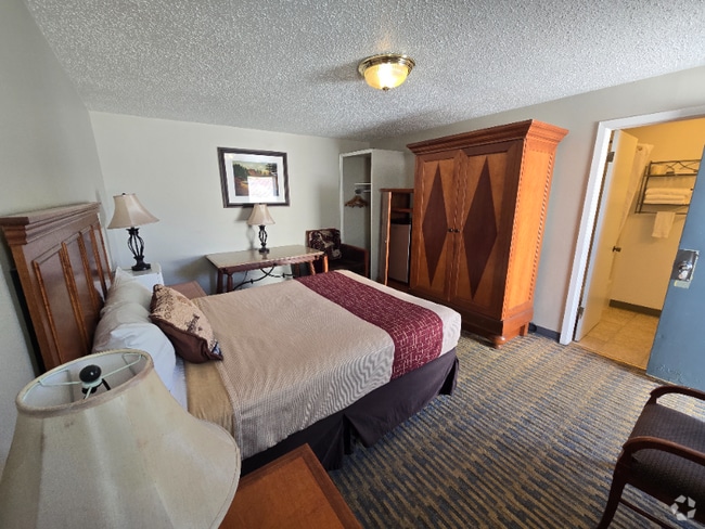 346 W Kansas St