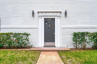 Building Photo - 1747 Wroxton Ct
