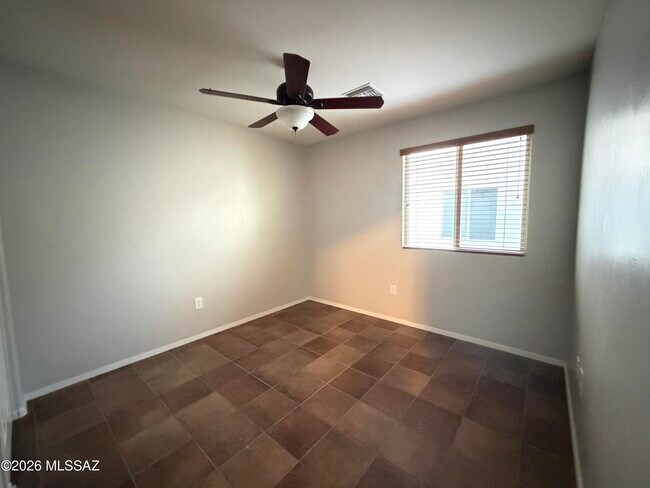 Building Photo - 8969 N Country Home Ln