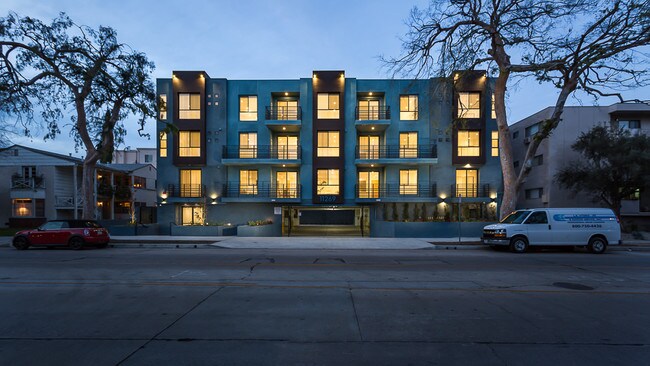 Building Photo - 11269 Camarillo St
