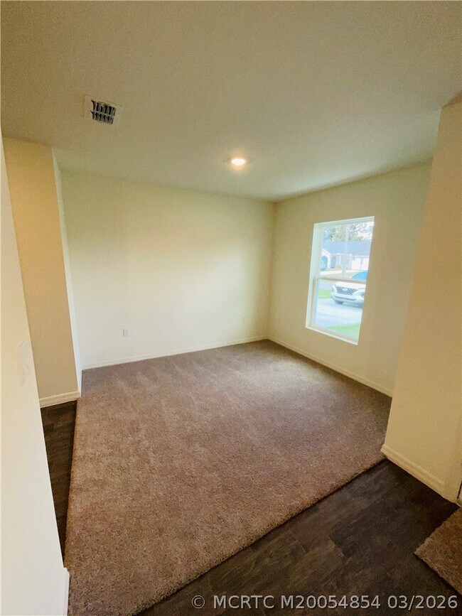 Foto del edificio - 1701 SE Manth Ln