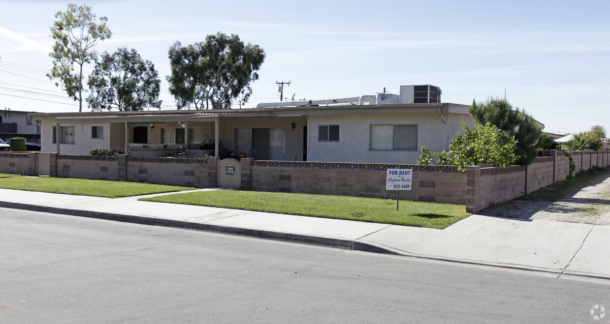 Foto del edificio - 8741 Watson St