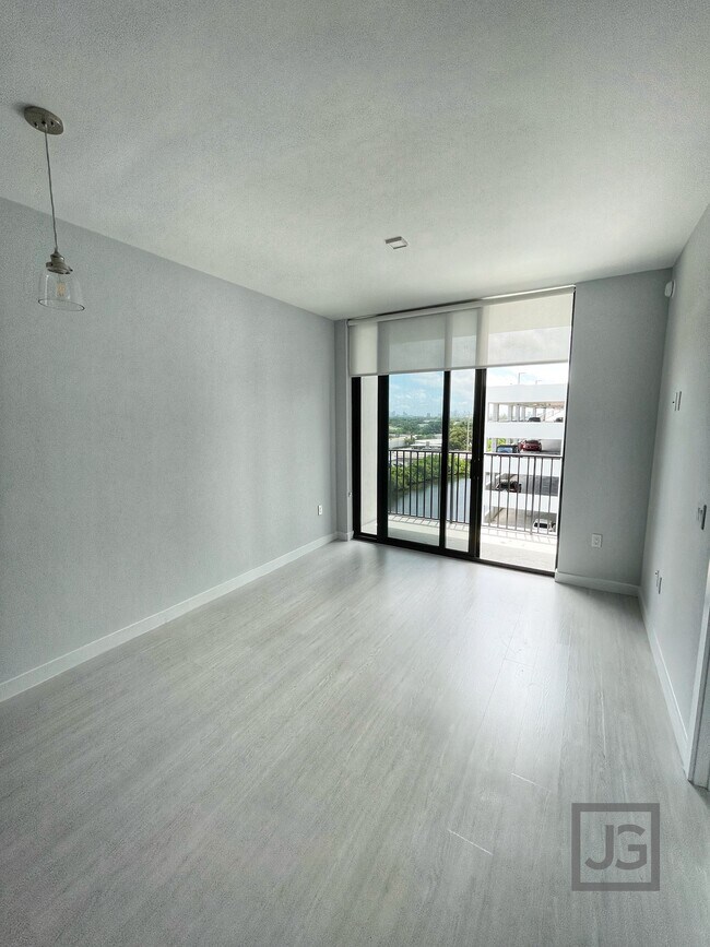 Sala de estar - 57 NW 14th Ave