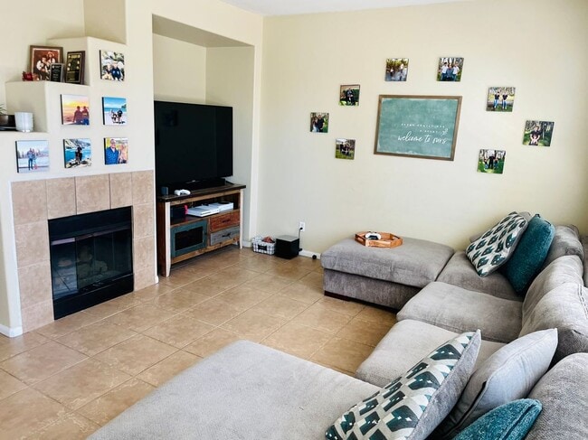 Foto del edificio - 41524 Blue Canyon Ave