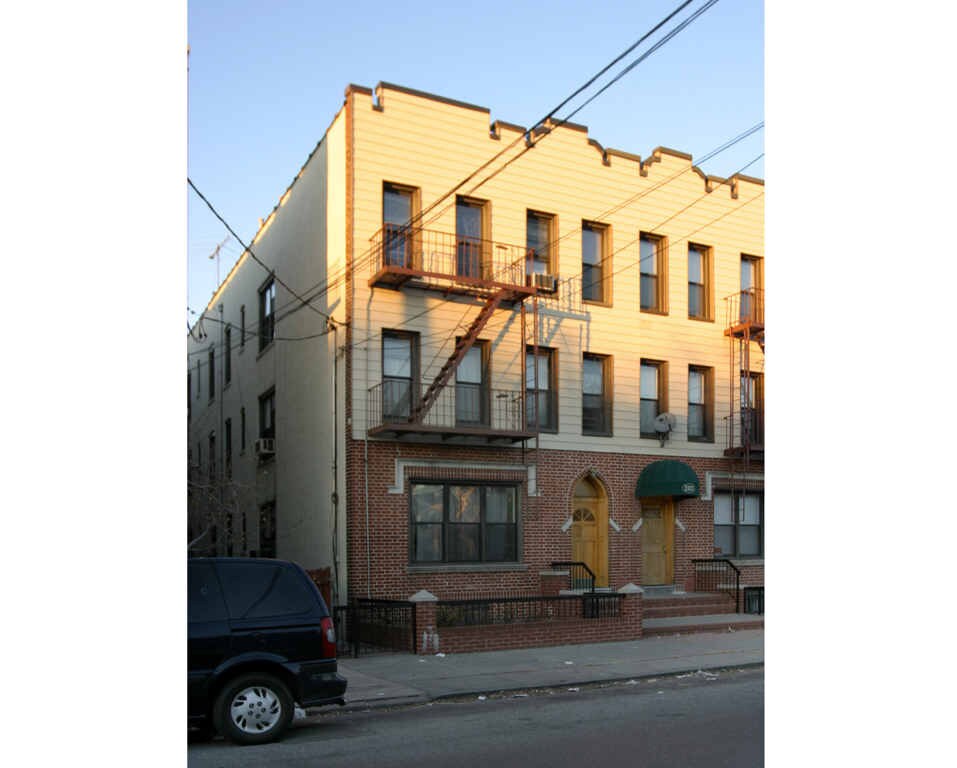 Primary Photo - 2319 Avenue Z