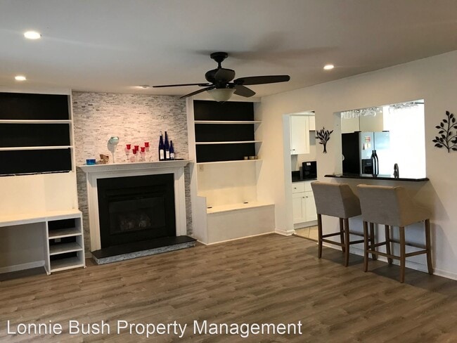 Building Photo - 4 br, 2.5 bath House - 1744 Bernstein Dr