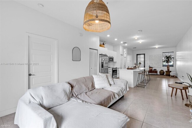 Foto del edificio - 3 br, 2 bath House - 8175 NW 104th Ave Apt 28