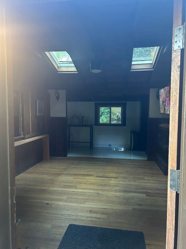 Foto del edificio - Charming 1BR House in Boulder Creek