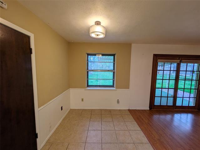 Foto del edificio - 715 Lakeside Dr