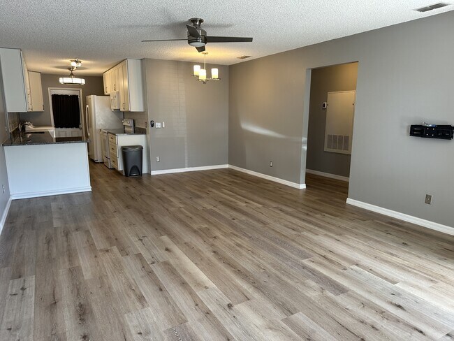 Building Photo - 12432 Tavares Ridge Cir