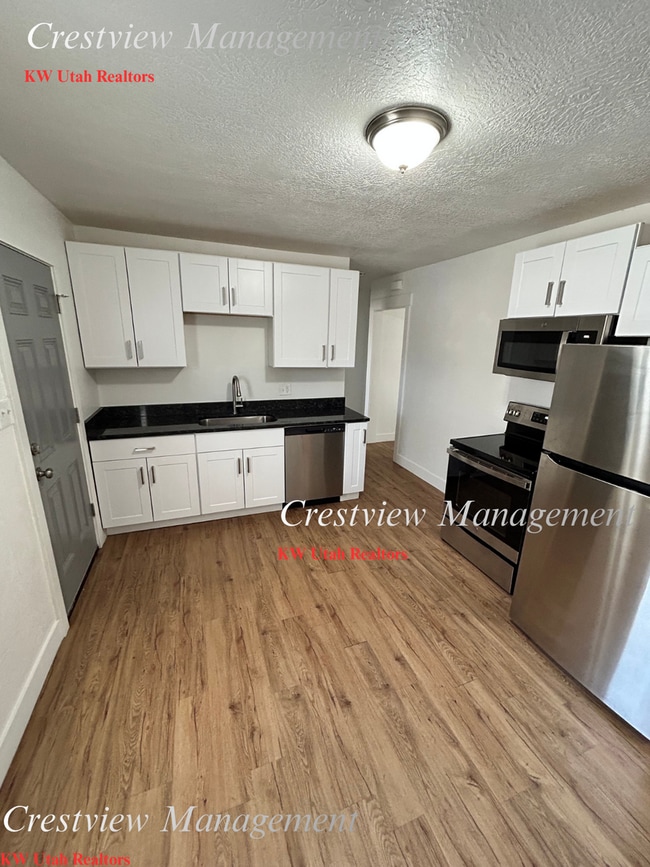 Building Photo - Lambourne Duplex