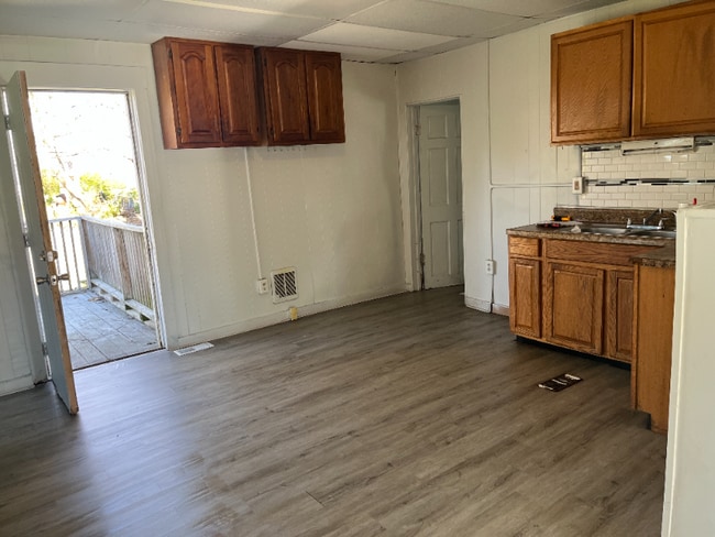 Foto del edificio - 816 W Liberty St