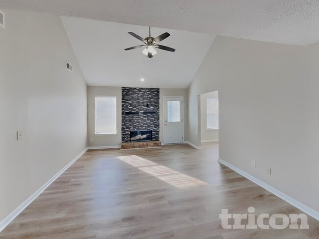 Foto del edificio - 673 Mable Dr