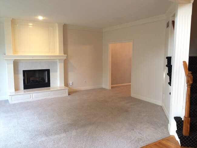 Living Room - 13227 Carter St