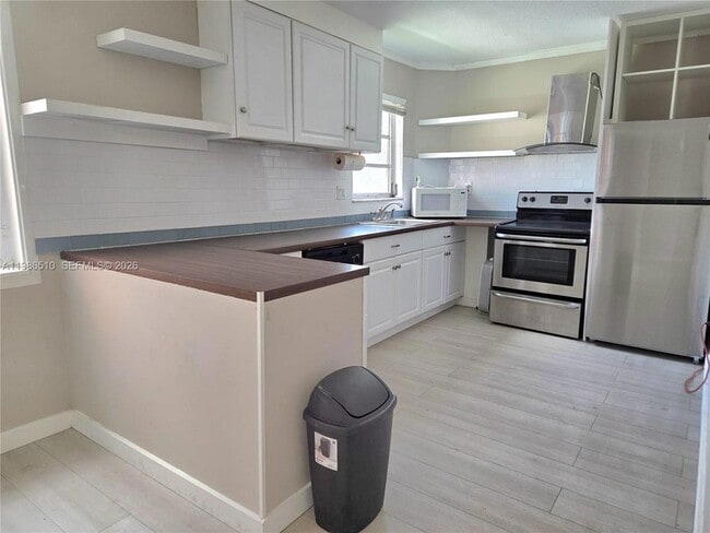 Photo - 1700 NE 191st St Apartment