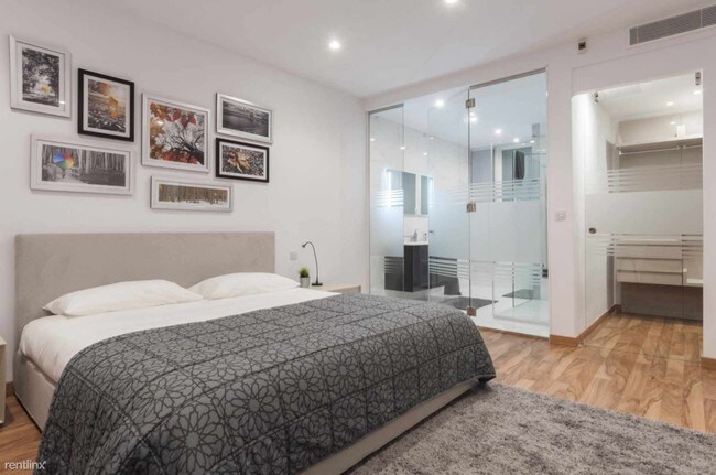 Foto del edificio - 3 br, 2 bath Condo - 818 W 223rd St Unit 2