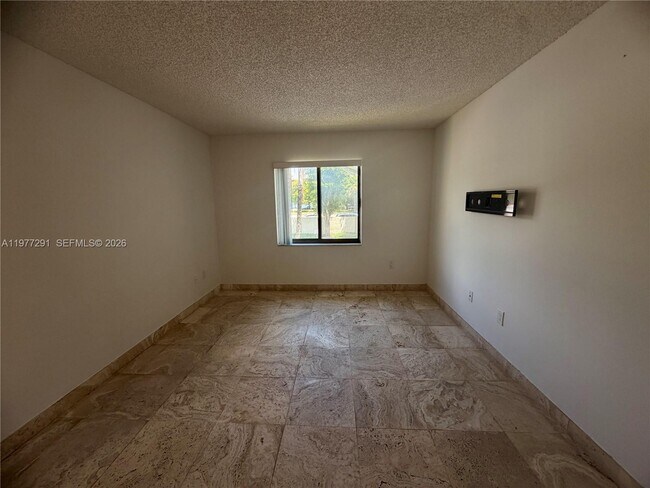 Foto del edificio - 8811 SW 123rd Ct