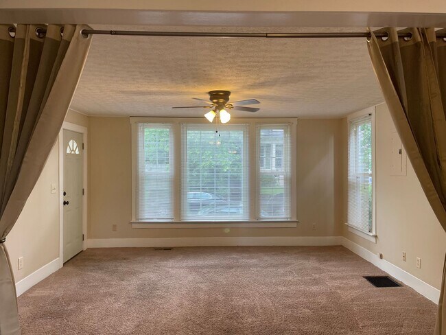 Building Photo - 310 E 14th St