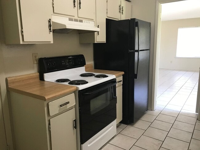 Building Photo - 308 Knollwood/Strasbourg