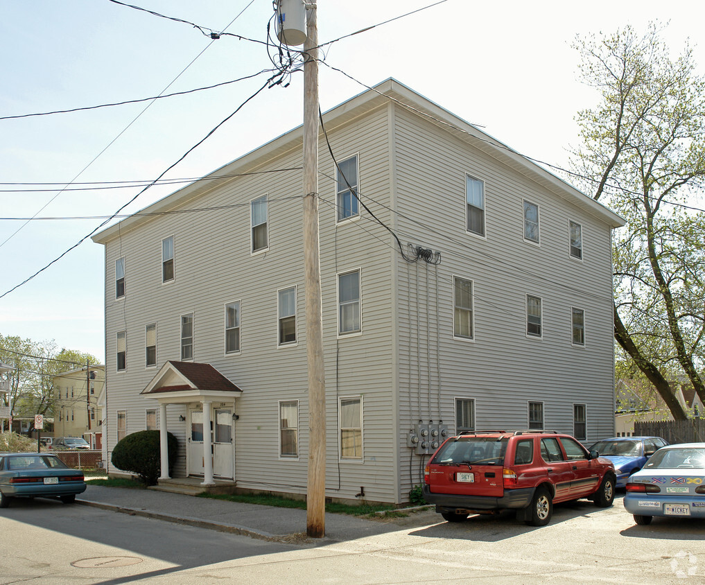 Building Photo - 202-204 Douglas St