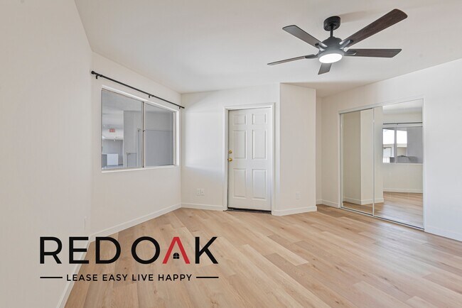 Foto del edificio - Breathtaking Two Bedroom with Spacious Roo...