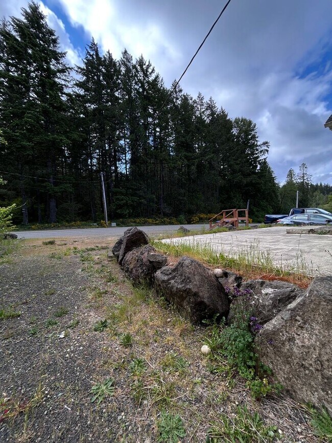 Foto del edificio - Charming 2BR House in Shelton