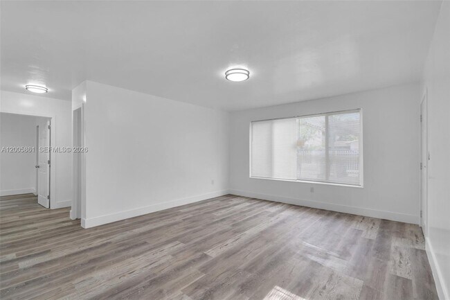 Foto del edificio - 265 NE 55th Terrace
