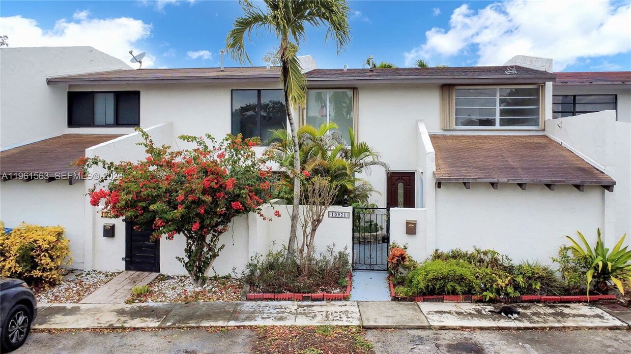 Photo - 10921 Southwest 70th Terrace, Miami, FL 33173 - 3 BR 2 BA townhouse