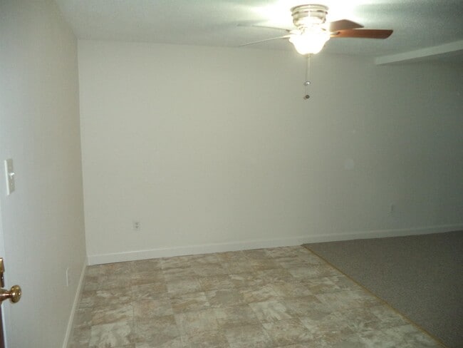 Building Photo - 3 Pembroke Dr