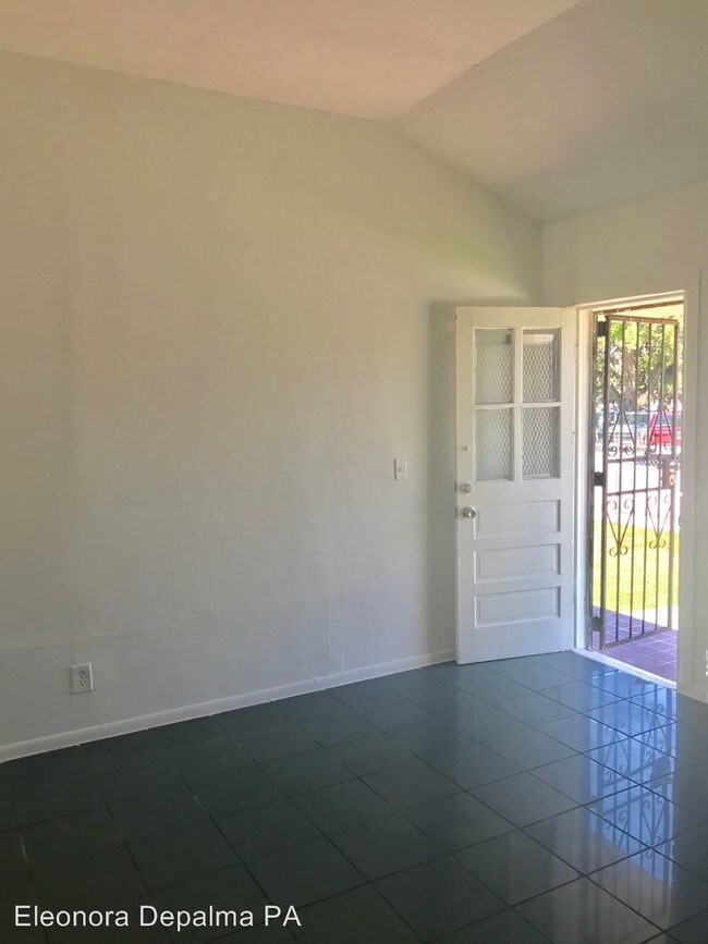 Building Photo - 2 br, 1 bath Apartment - 2750 NW 60th Street