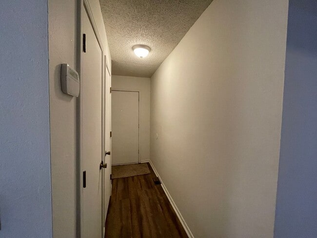 Building Photo - Beautifully Maintained Single-Level Home