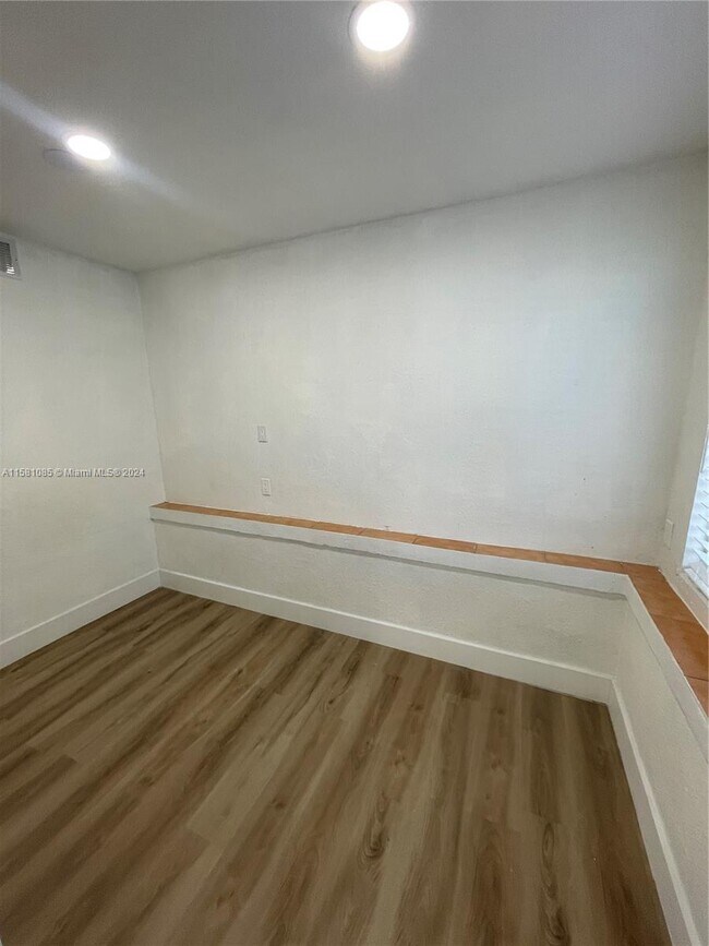 Foto del edificio - 1021 SW 12th Ave